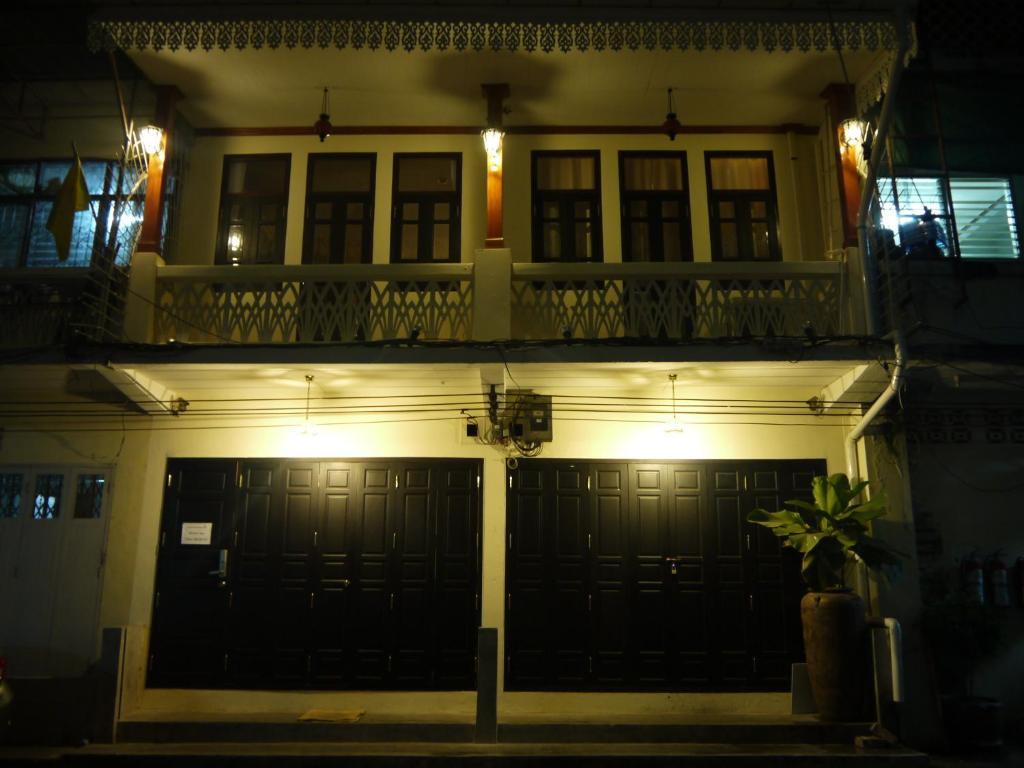The Royal Thatien Village Bangkok Exterior photo